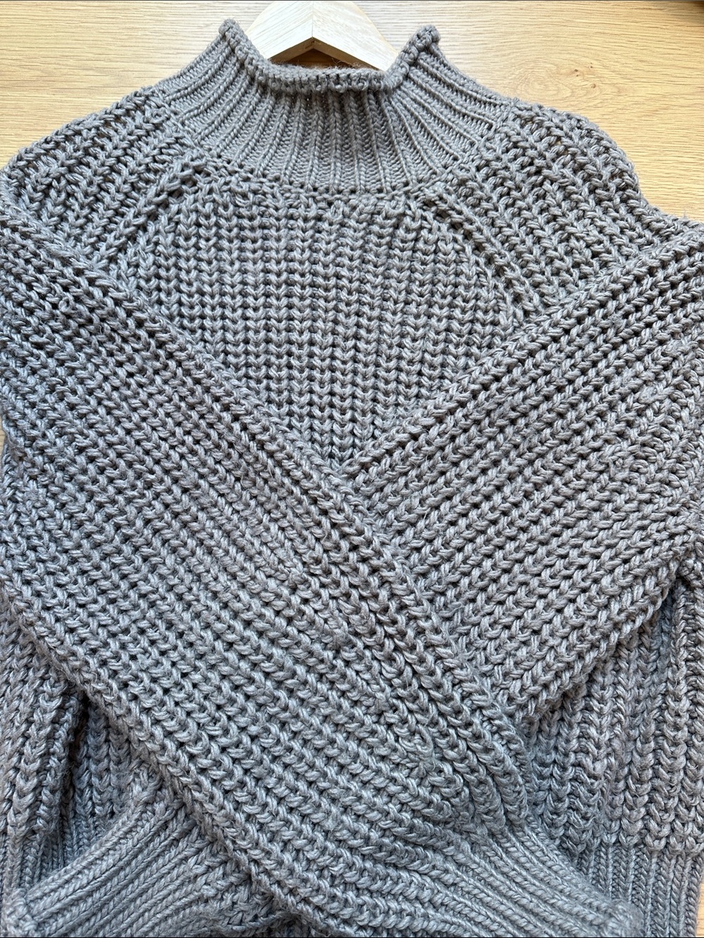 H&M Ribbed Turtleneck Sweater - Taupe Gray